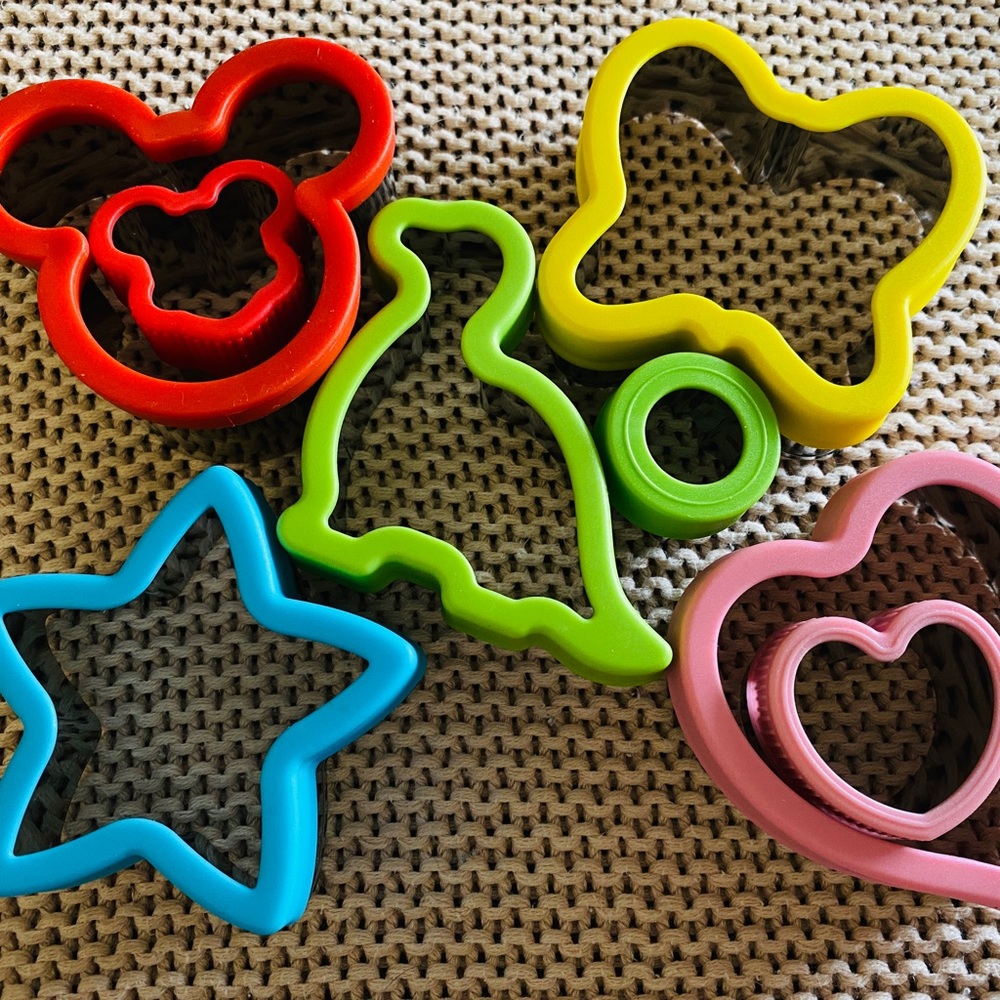 Wilton cookie cutters. Set of 8. Soft touch handles. Metal base.
